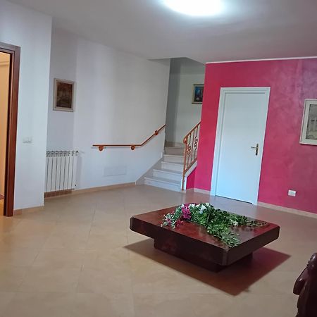 Villa Levante บาร์เลตตา ภายนอก รูปภาพ